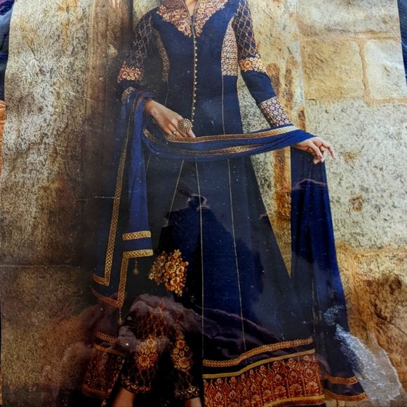 Brand new Indian Pakistani blue suit - Picture 4 of 8